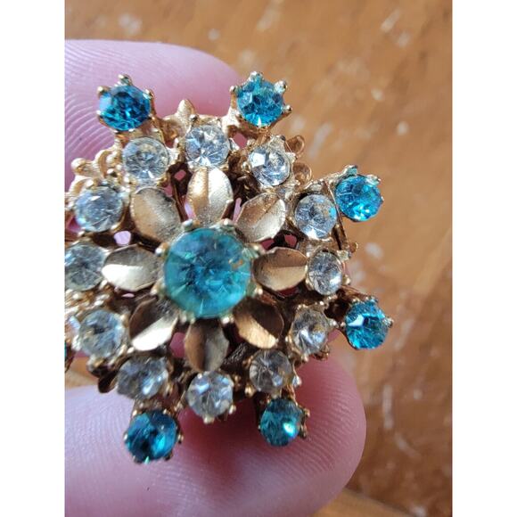 Vintage Blue Rhinestone Sunburst Brooch pin With Gold Tone Leaves - Picture 4 of 4
